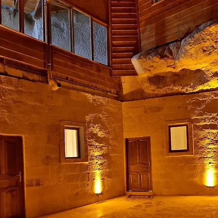 Garden Cave Ostello *