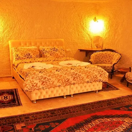 بيت شباب Garden Cave *