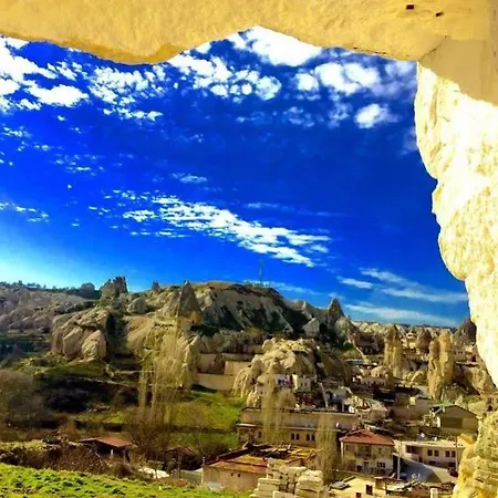 Garden Cave Hostel *