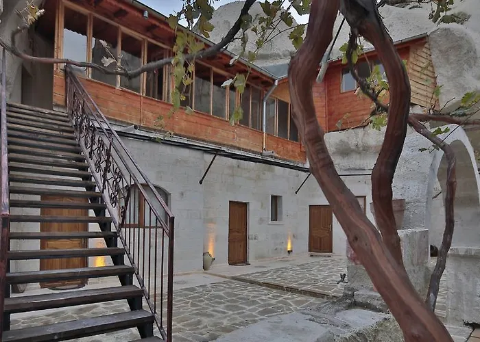 Garden Cave Hostel *