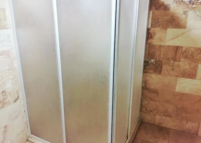 Garden Cave Hostel *